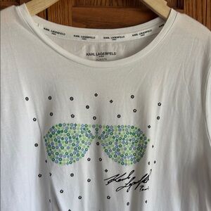 Karl Lagerfeld White Tee with Graphic Design blue green floral sunglasses XL NEW